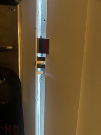 Misleading security measures. Deadbolt lock couldn’t be used