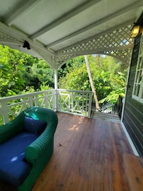 The Cashew cottage deck entry