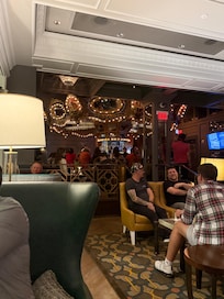 The Carousel Bar & Lounge