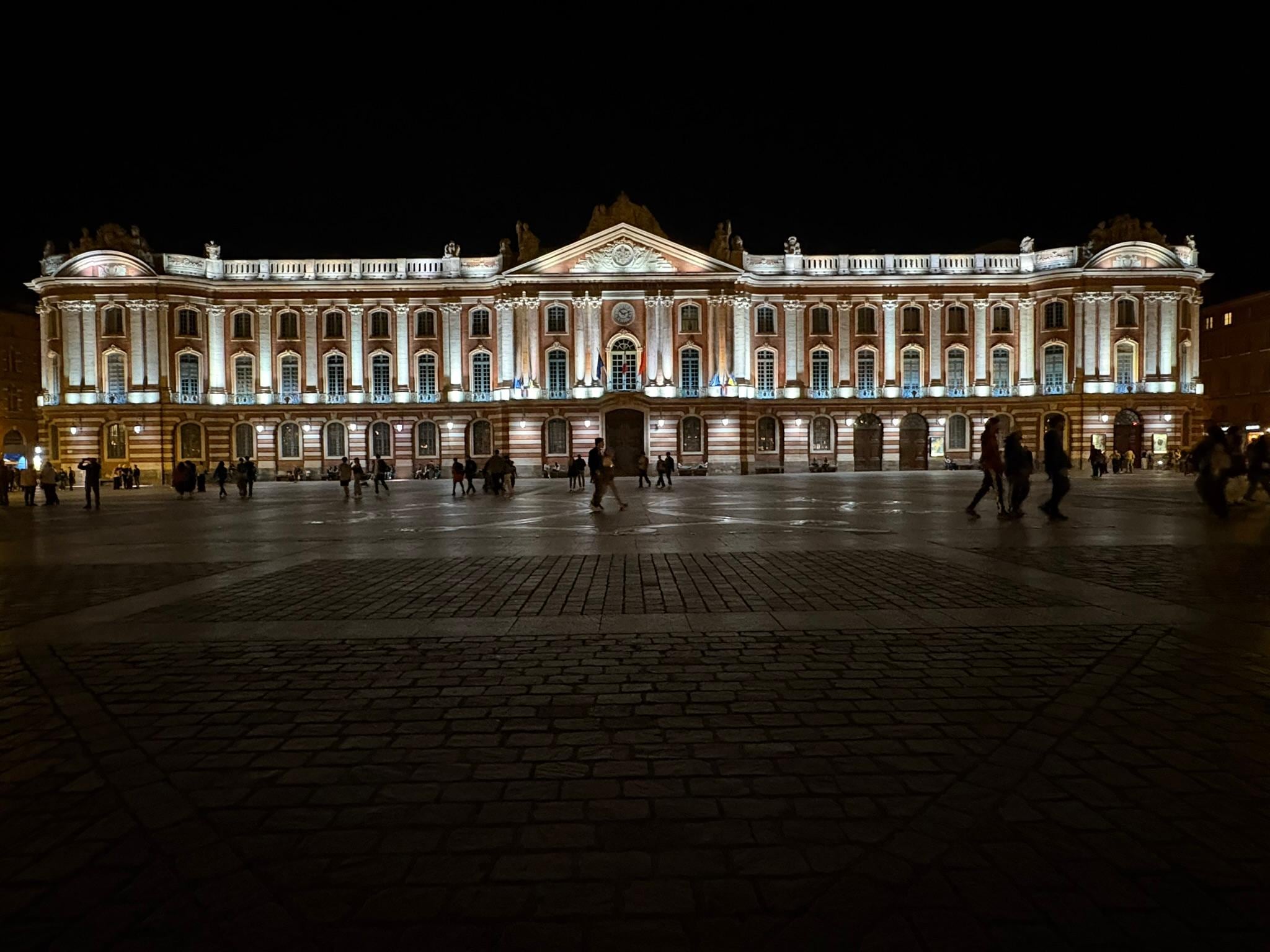 Capitole, 20 seconds walk from hotel