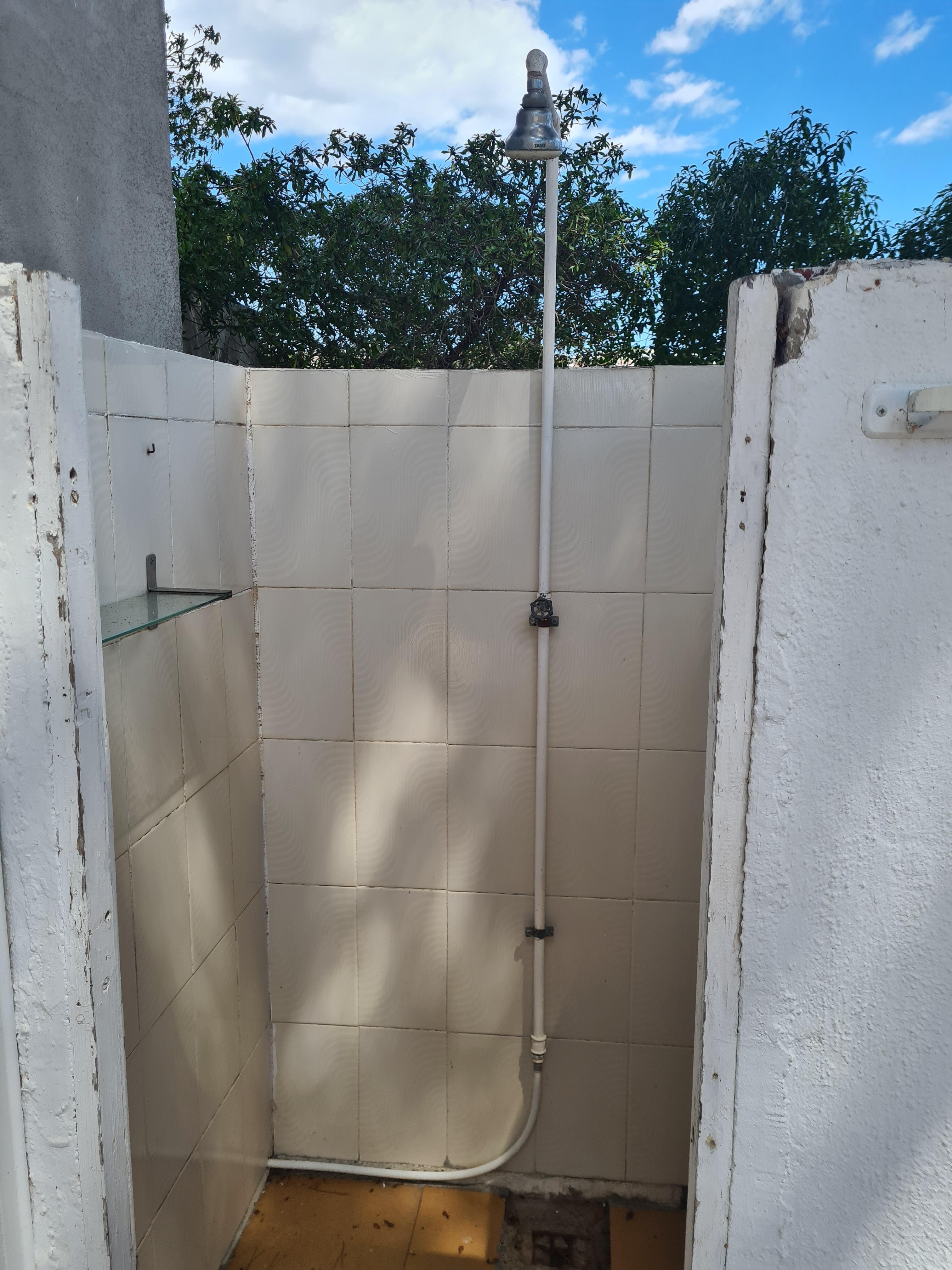 Pooldusche, mag man nicht benutzen