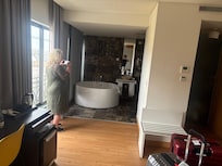 Jacuzzi tub