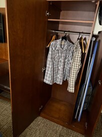 How do you leave somebody clothes in the closet like they literally just made the bed up and swapped towels