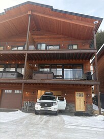 Happy that the roof box fit perfectly!