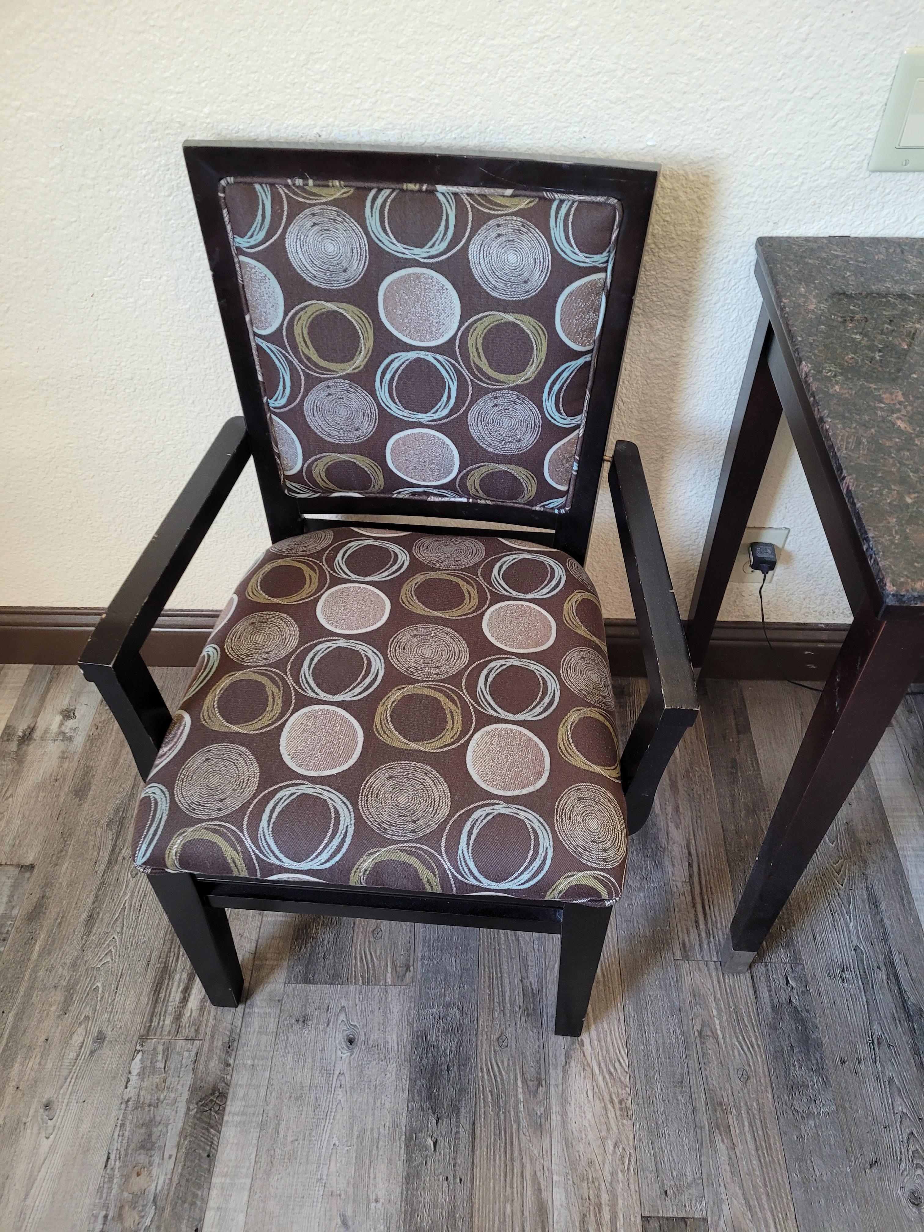 Broken leaving omly 1 chair