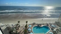 View front 6th Fl balcony room