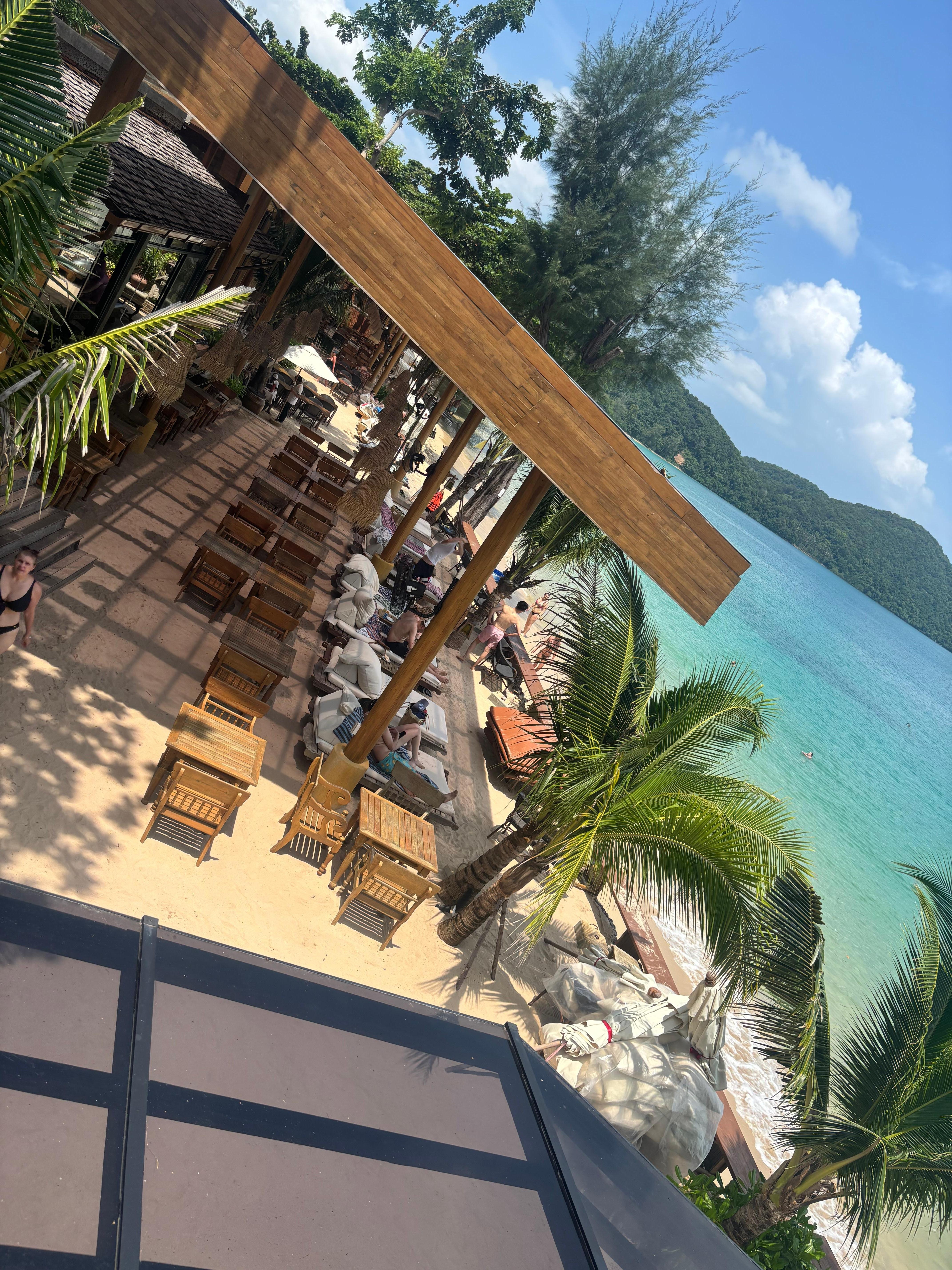 Beachside restaurants