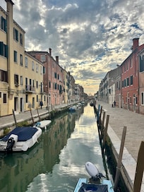 Dorsoduro-Venice, Italy 🇮🇹 Canalscape