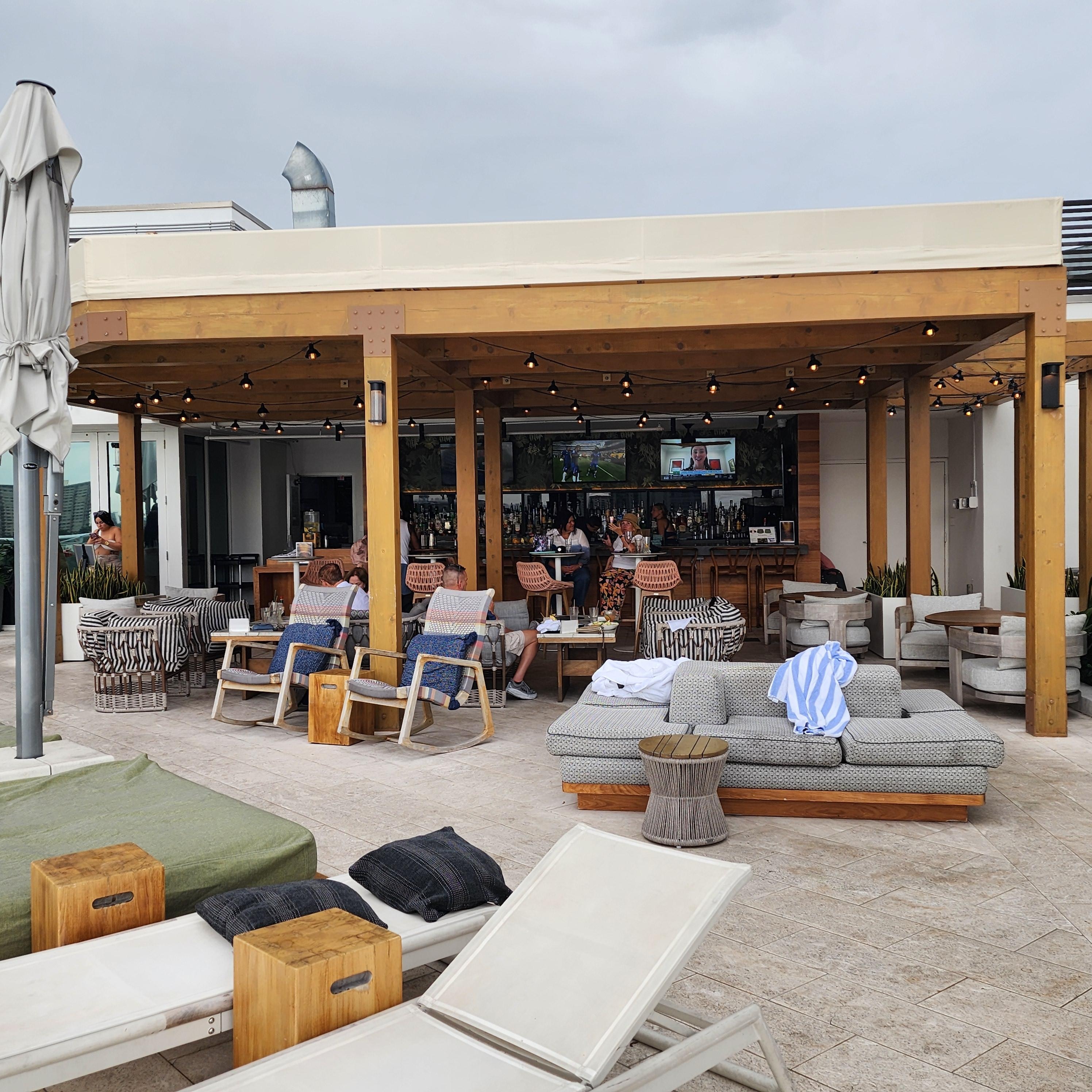 Roof top bar