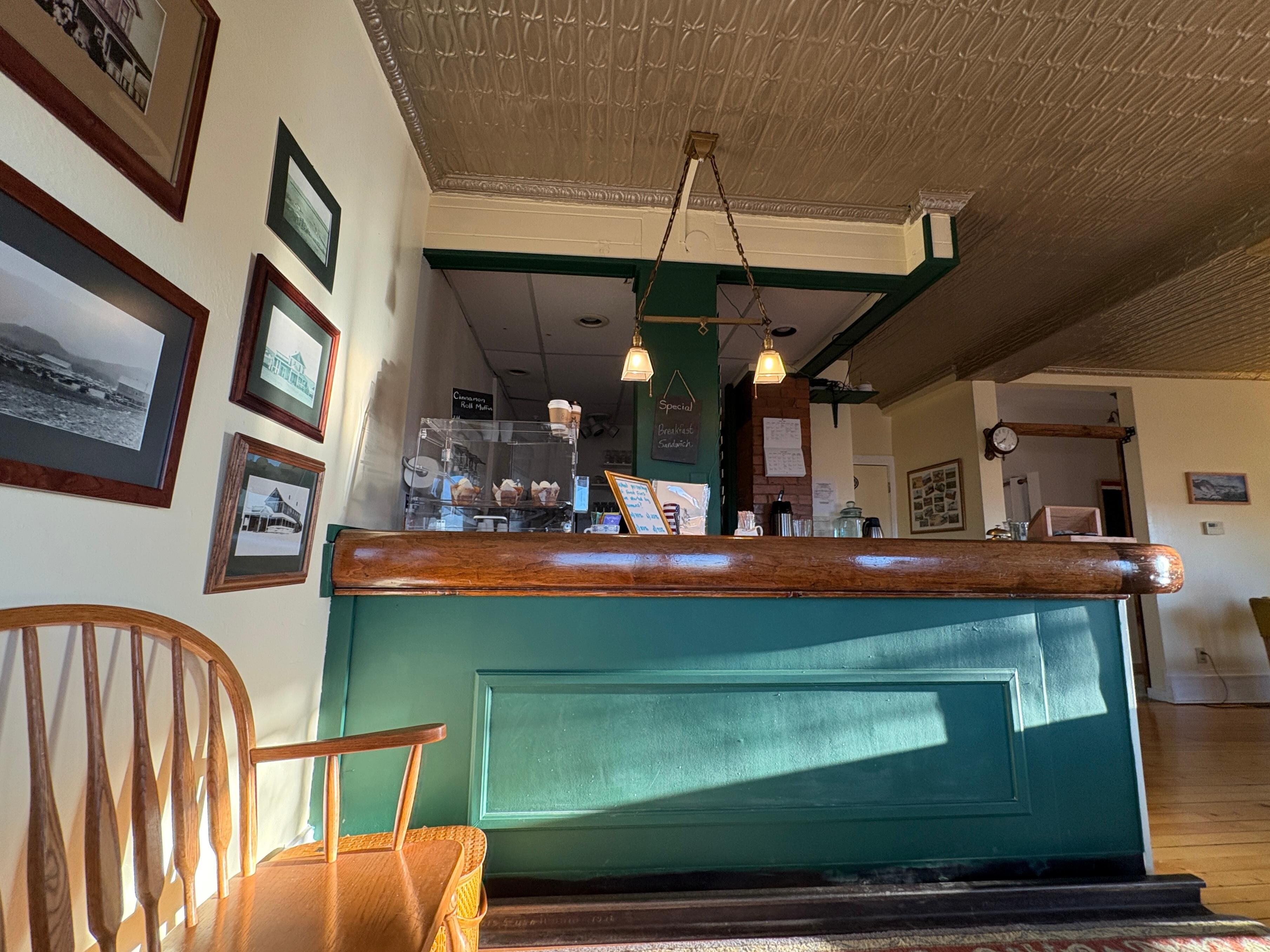 Coffee Shop/Breakfast Restaurant 