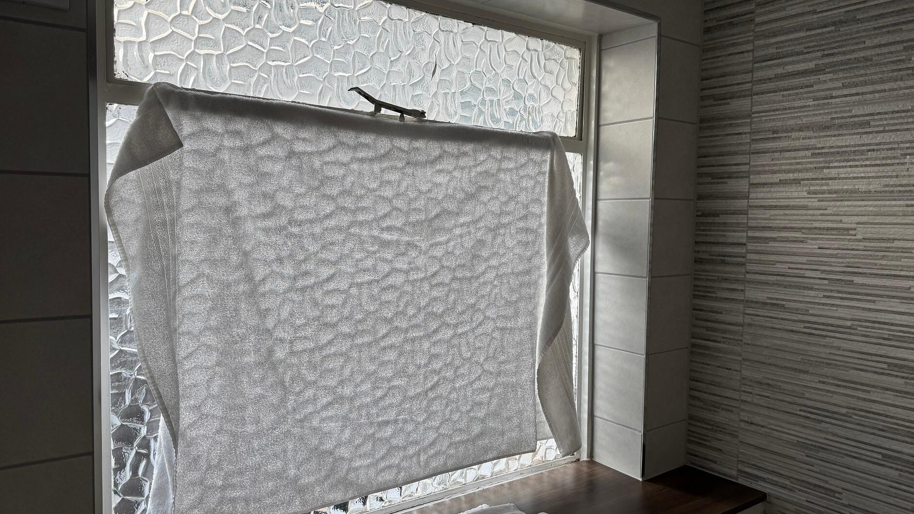Bathroom privacy aid