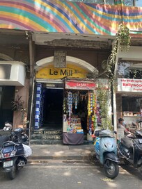 Entrance to hotel