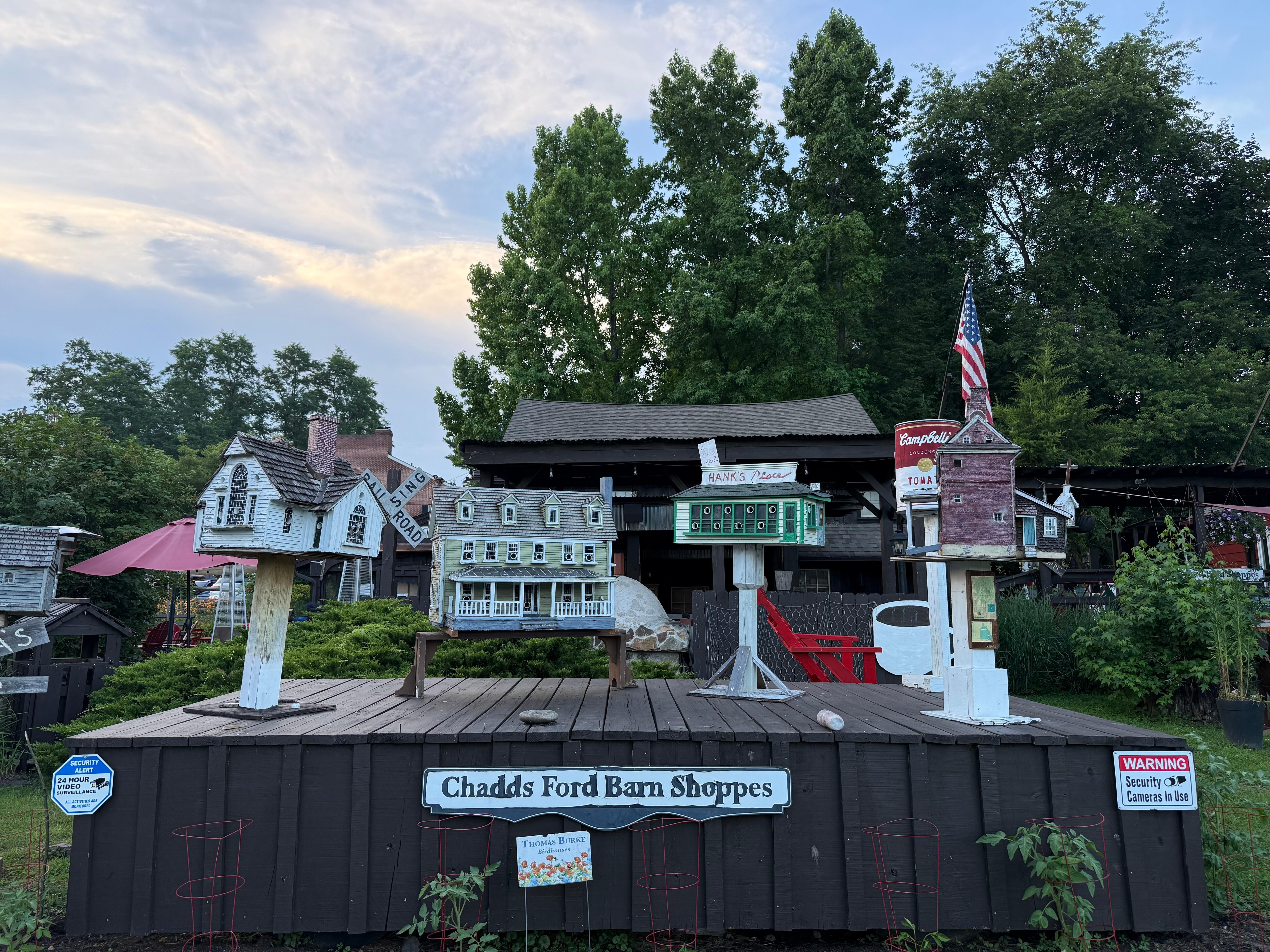 Located behind the Chadds Ford Barn shops.  Don’t miss the Ososweet Bakery!
