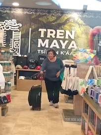 Van por nosotras al tren y nos llevan de regreso, incluido. También a los parques