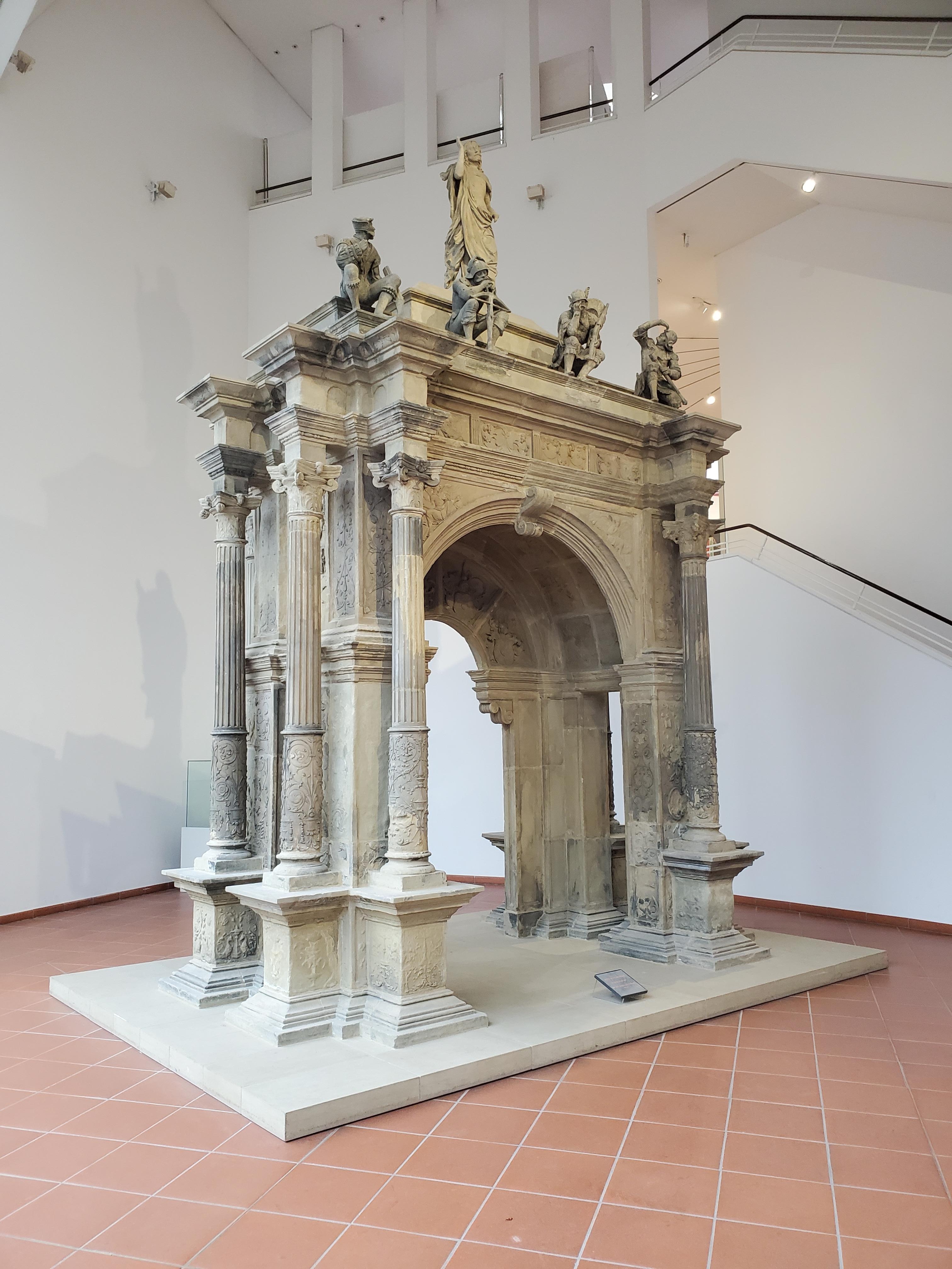 Roman gate in the museum
Römisches Tor im Landesmuseum