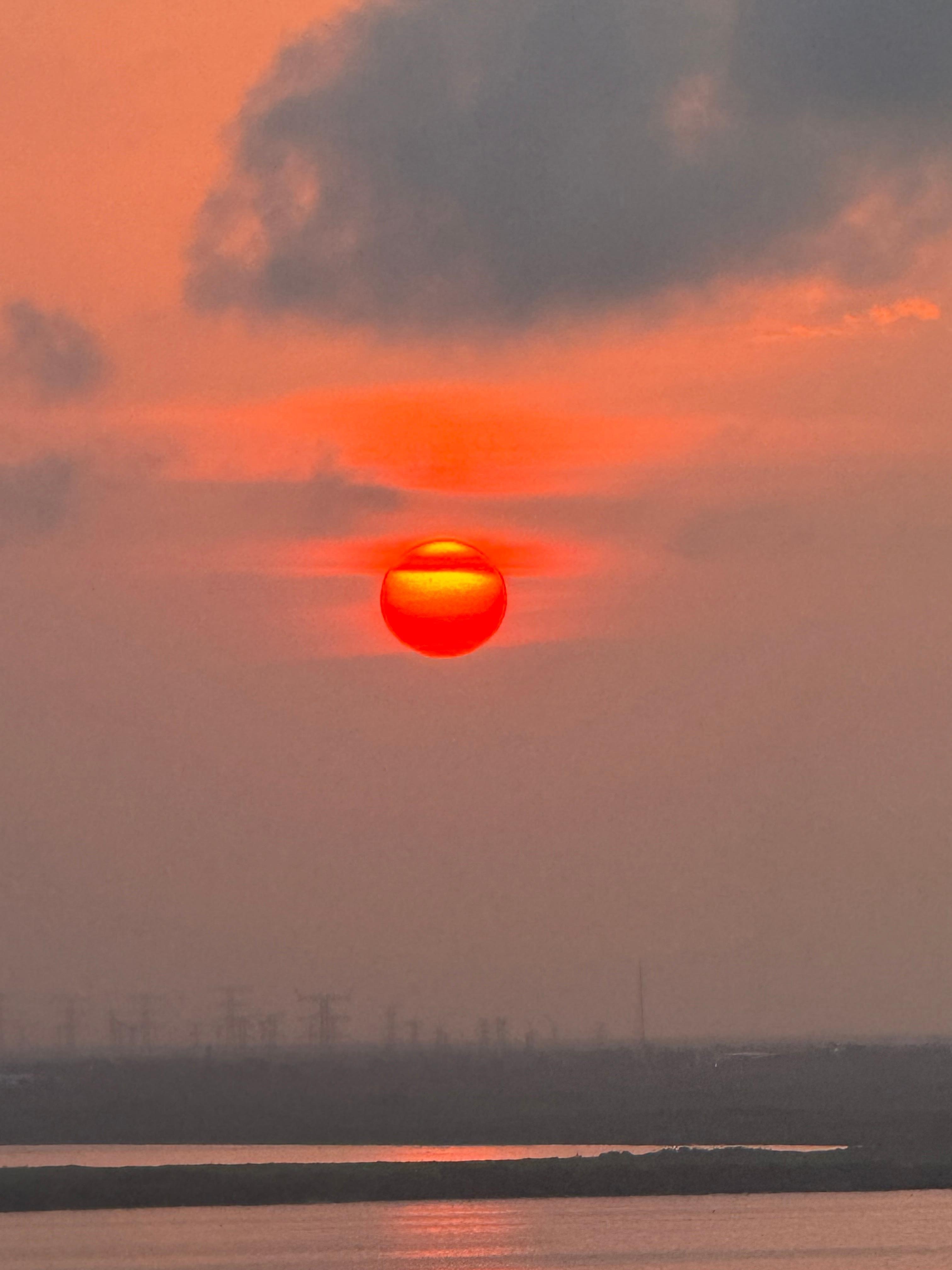 Un precioso atardecer en la laguna 