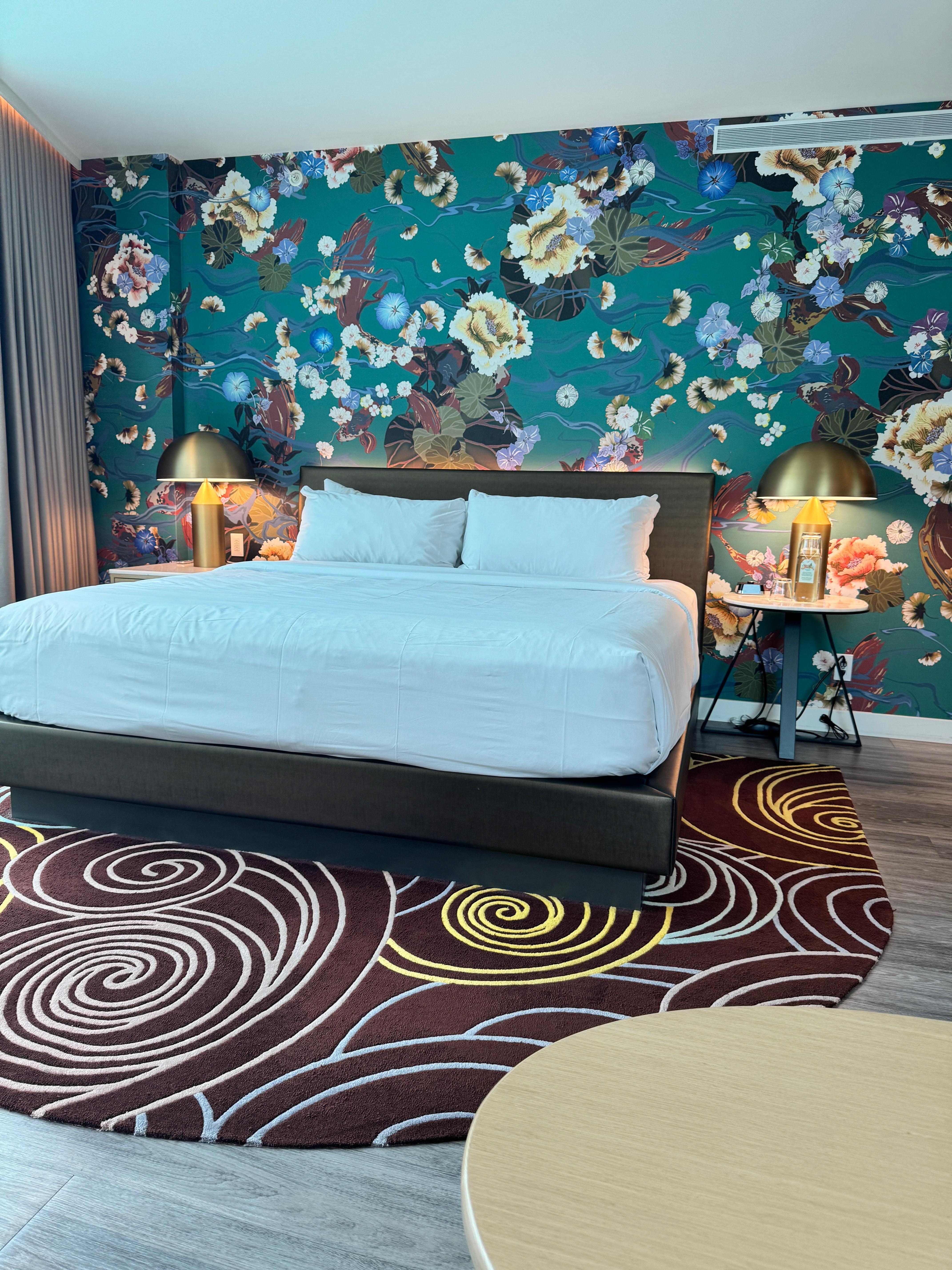 Lovely decor. Comfy beds.