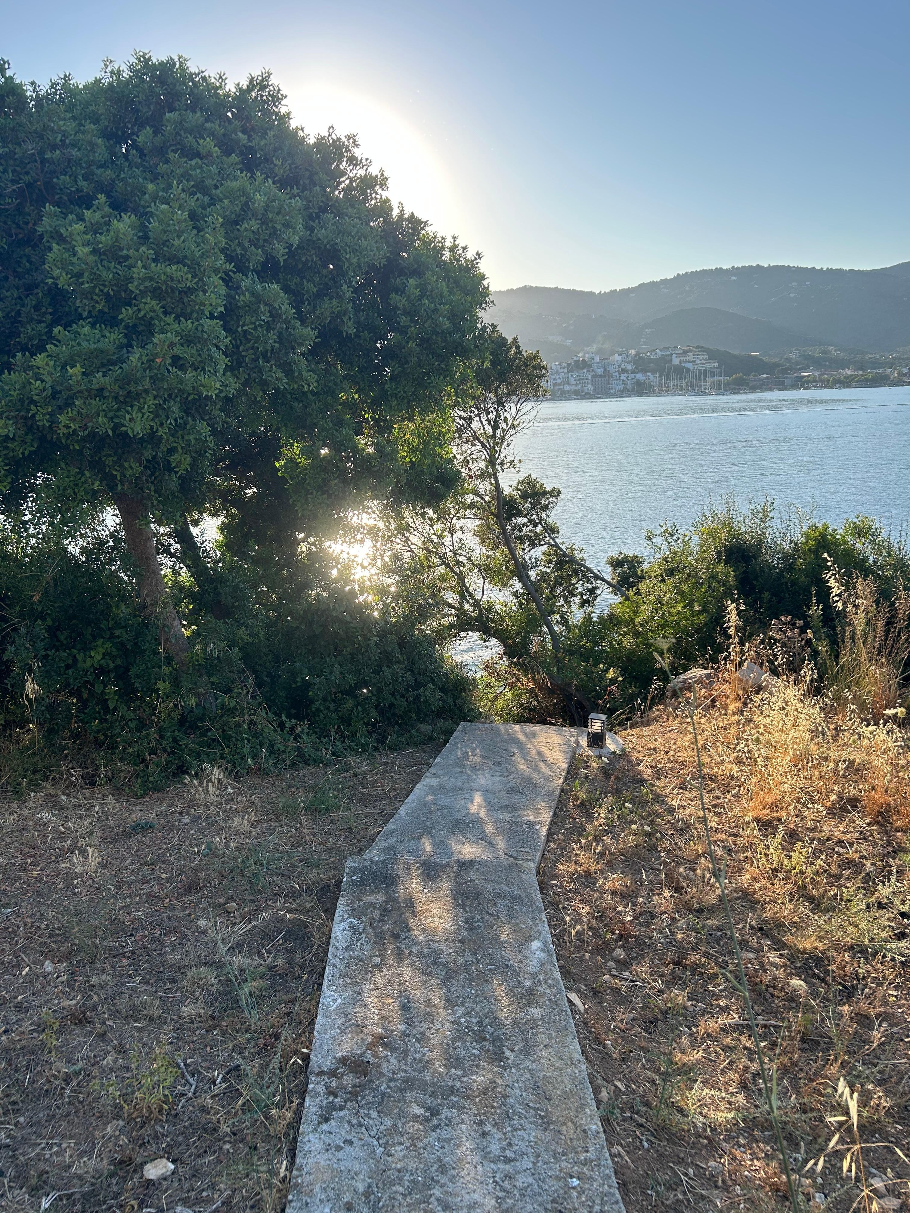 Path to the sea