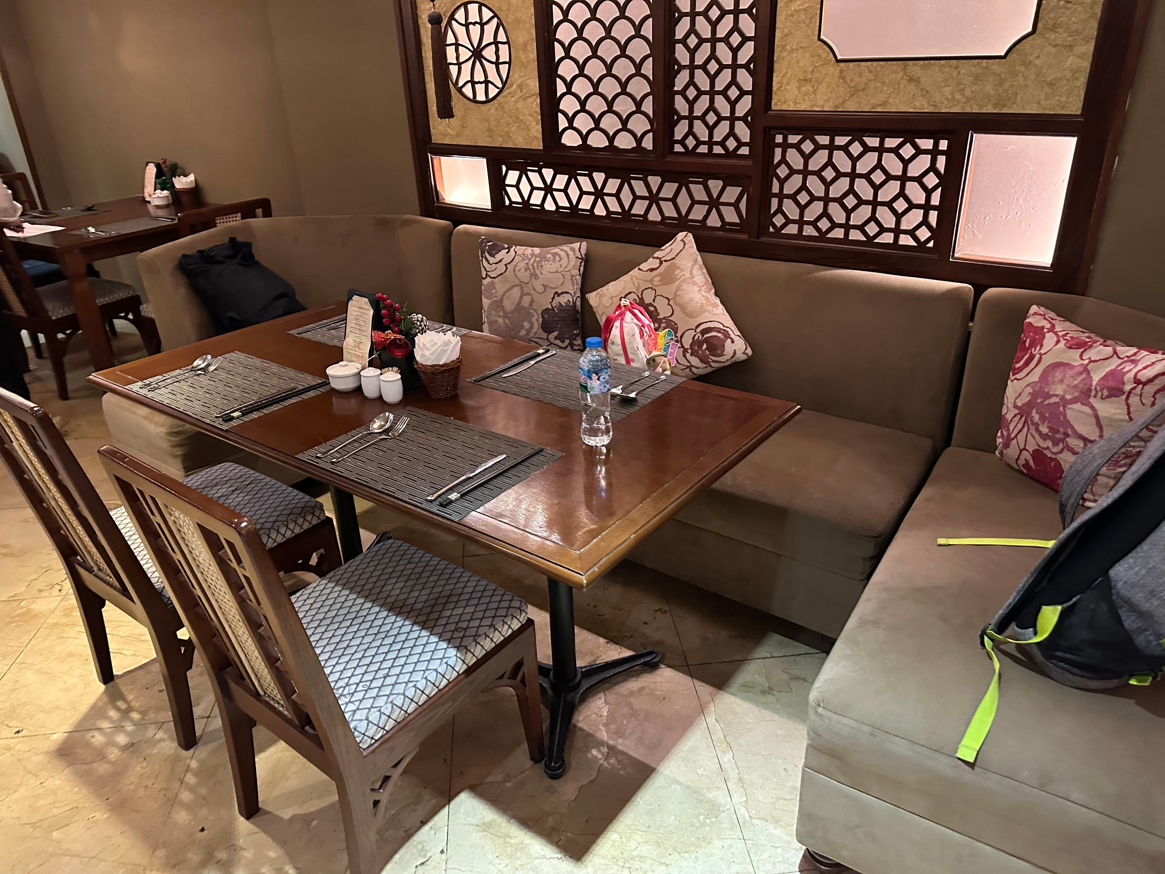 Breakfast dining area 