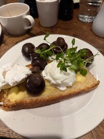 Amazing breakfast high quality ingredients and the most perfect poached eggs made to order