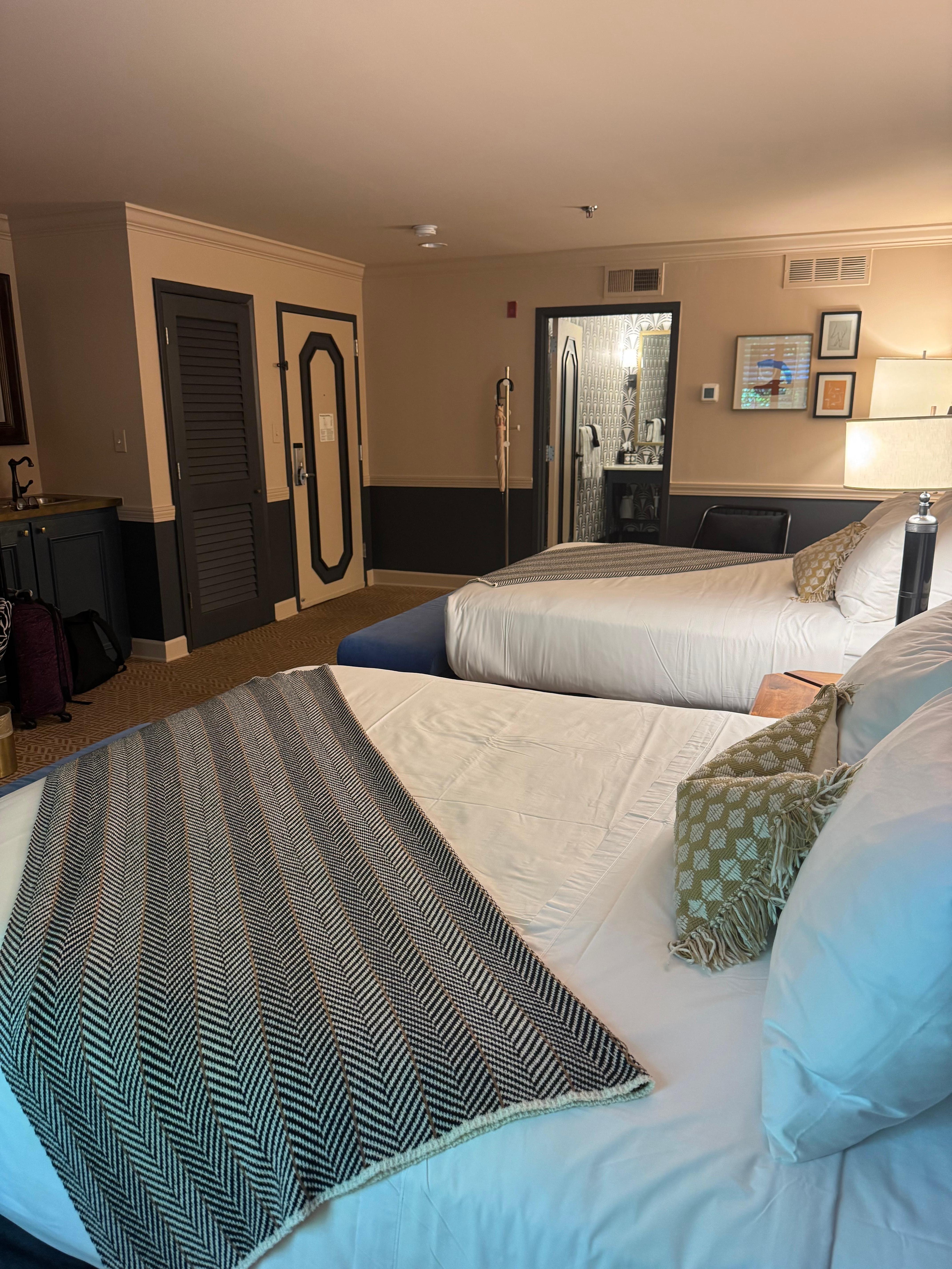 Room with two queen beds 