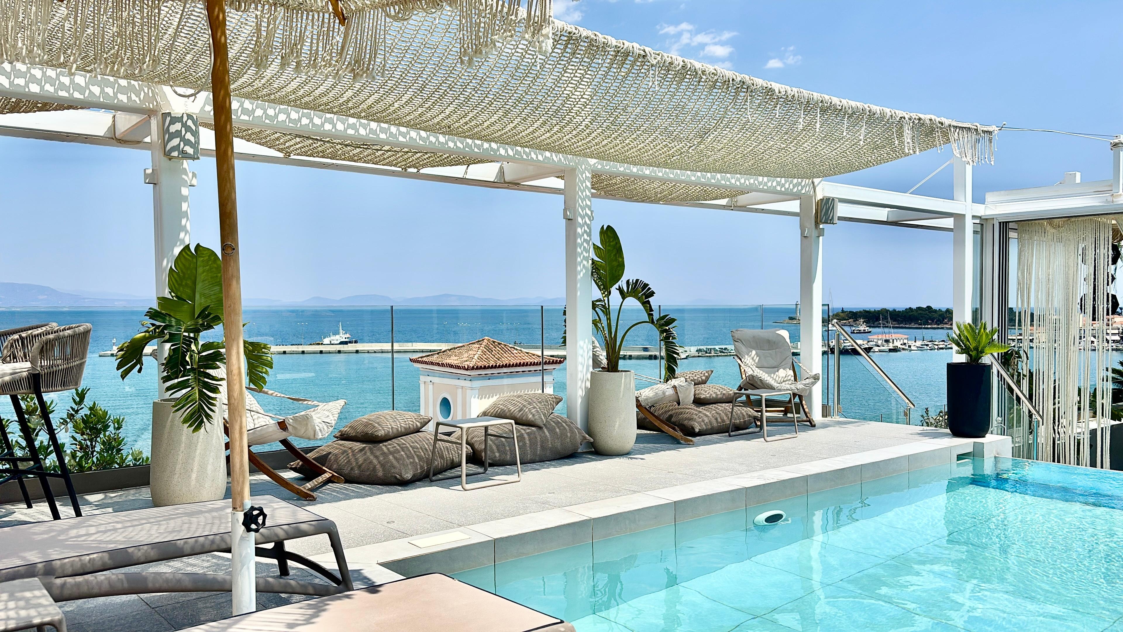 Pool view to the sea