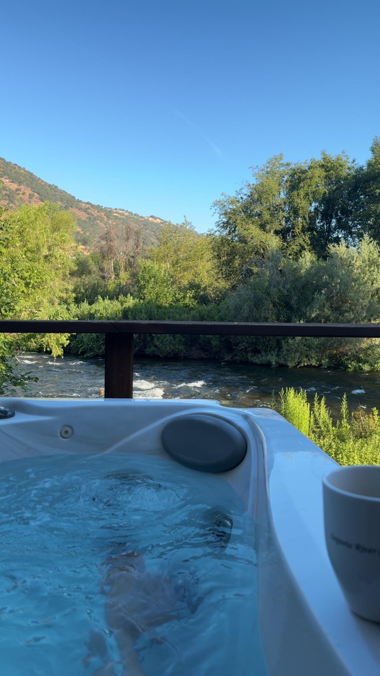Hot tub 