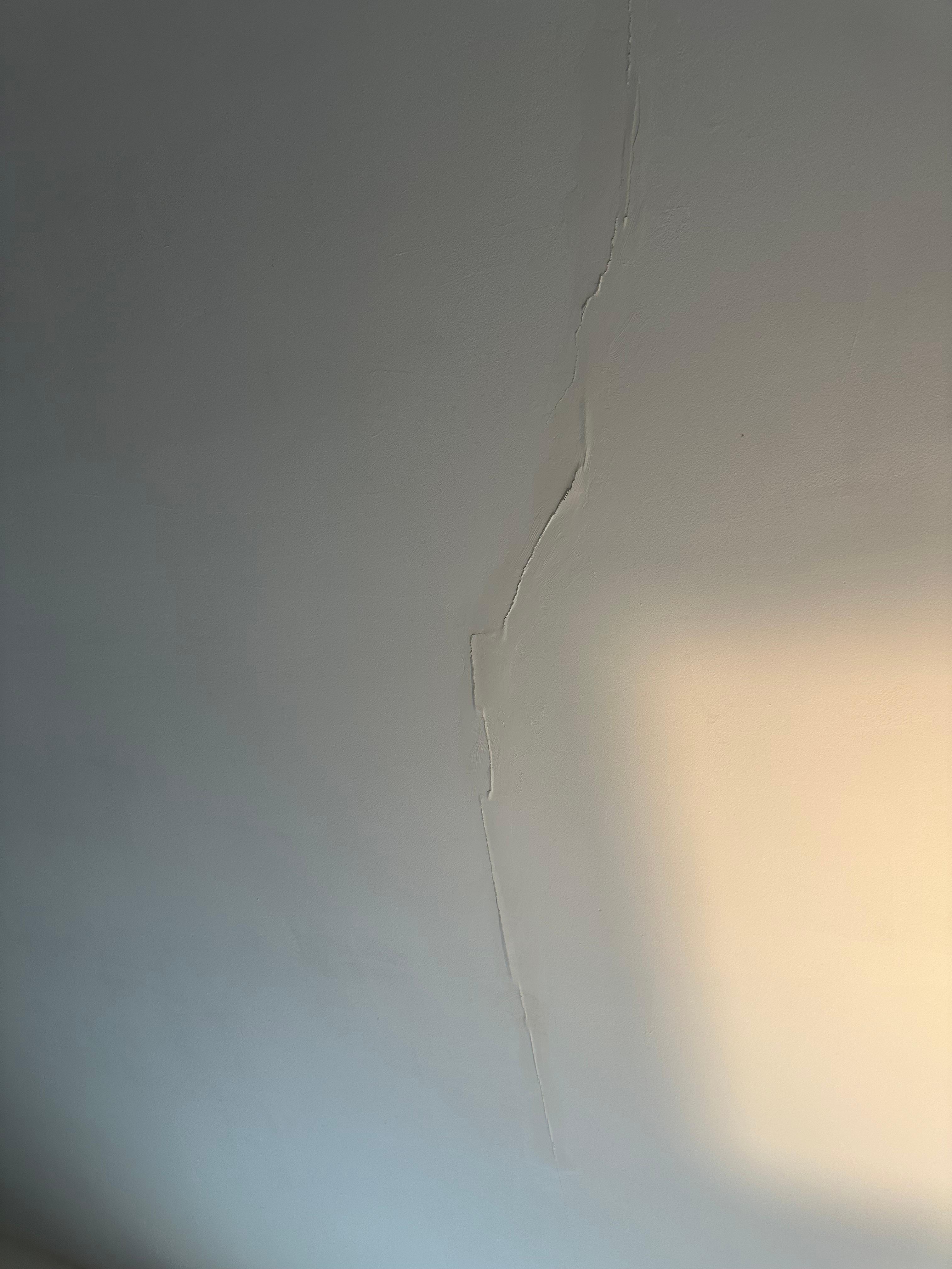 Sealing crack.