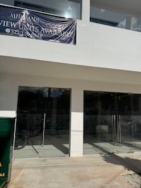 Aufenthaltsräume nicht fertig. Dachterasse ist derzeit Baustelle