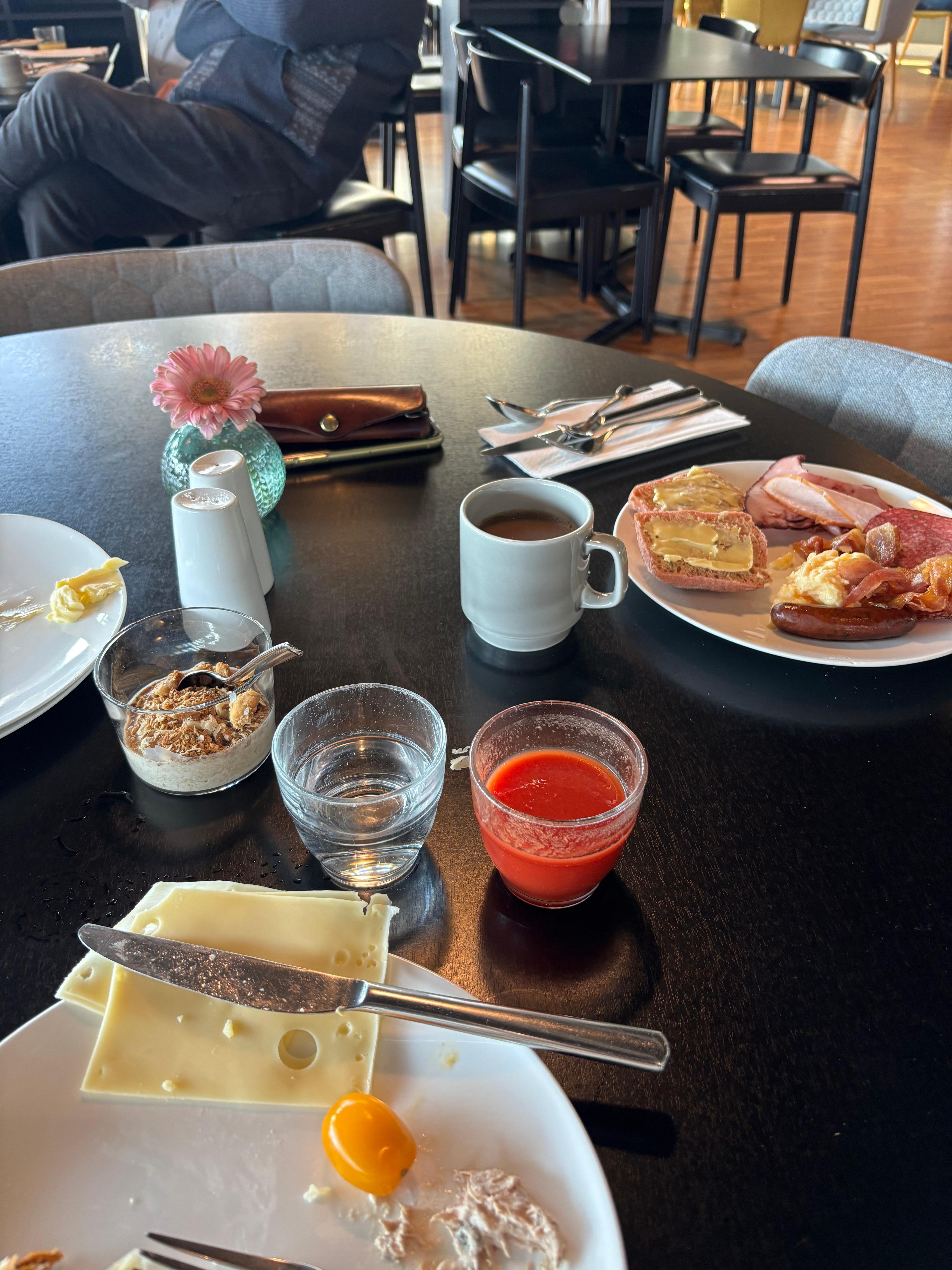 Inte riktigt rättvis bild på den fantastiska frukosten. 