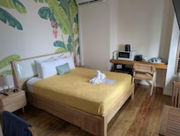The Banana Tree Room, as it appeared when I entered