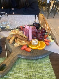 Fruit and cheese plate- stupendous!