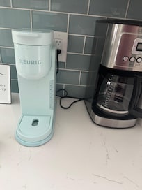 Full kitchen stove fridge dishwasher fridge cookware