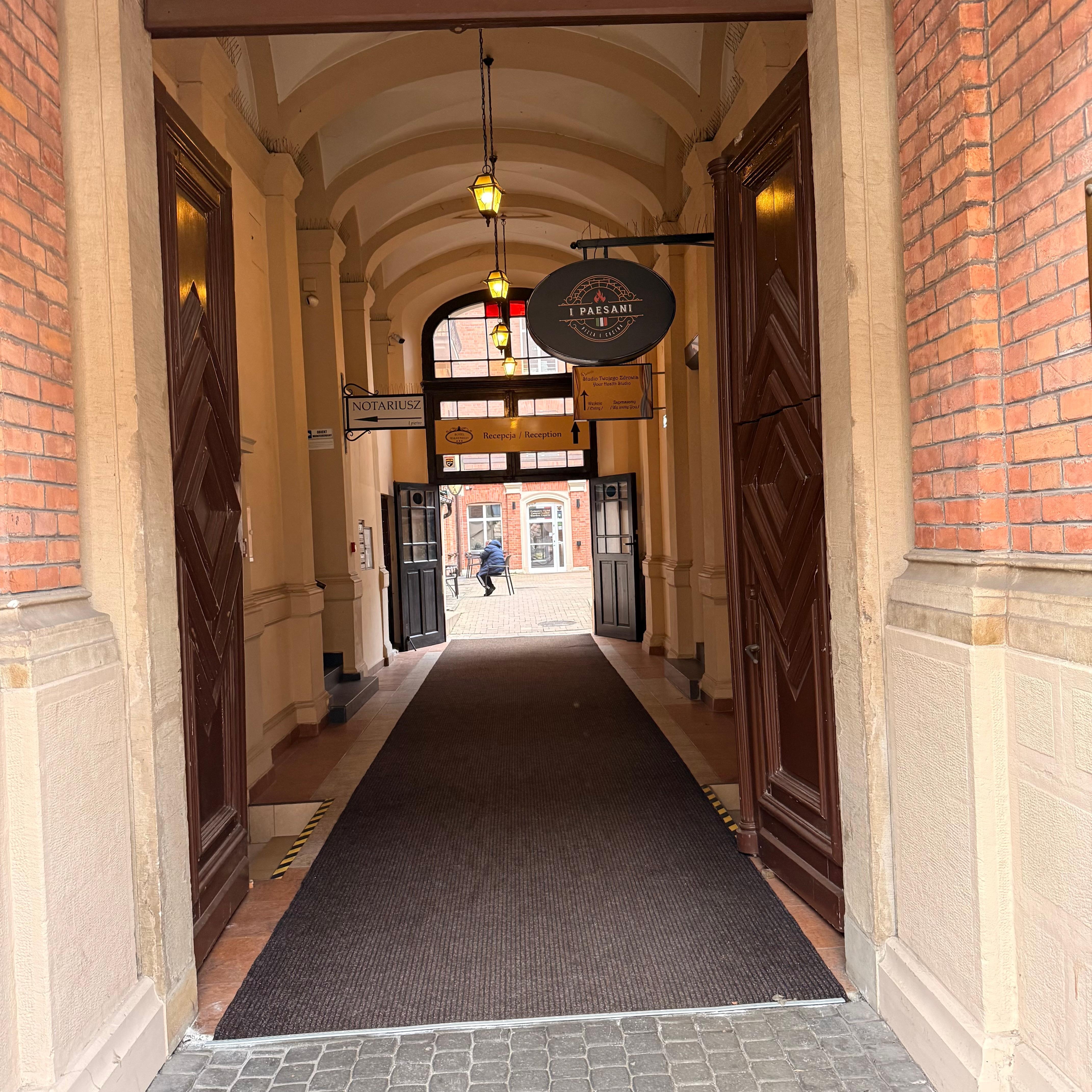 Through the cute alley is the hotel 