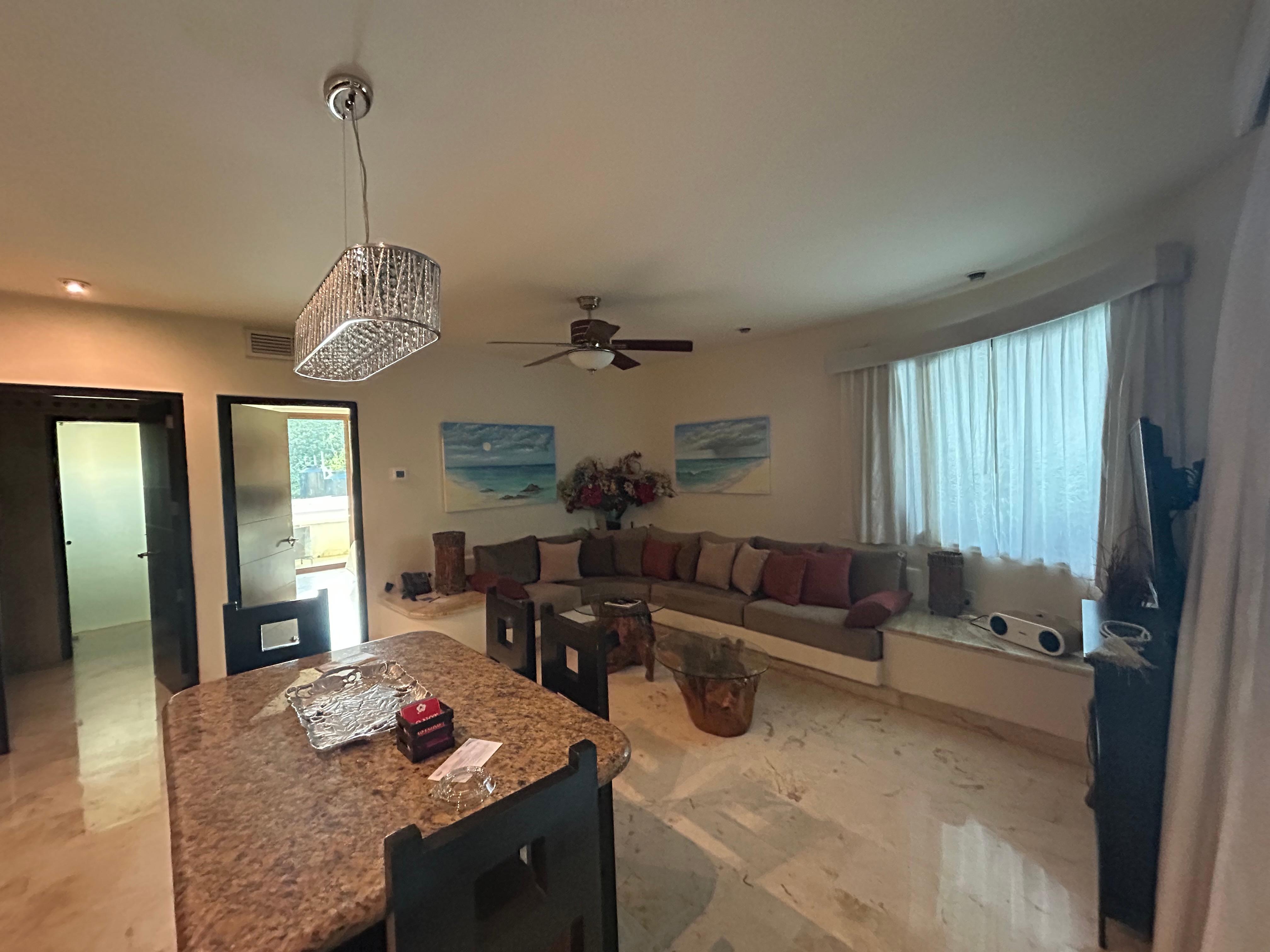 Kitchen/living room area