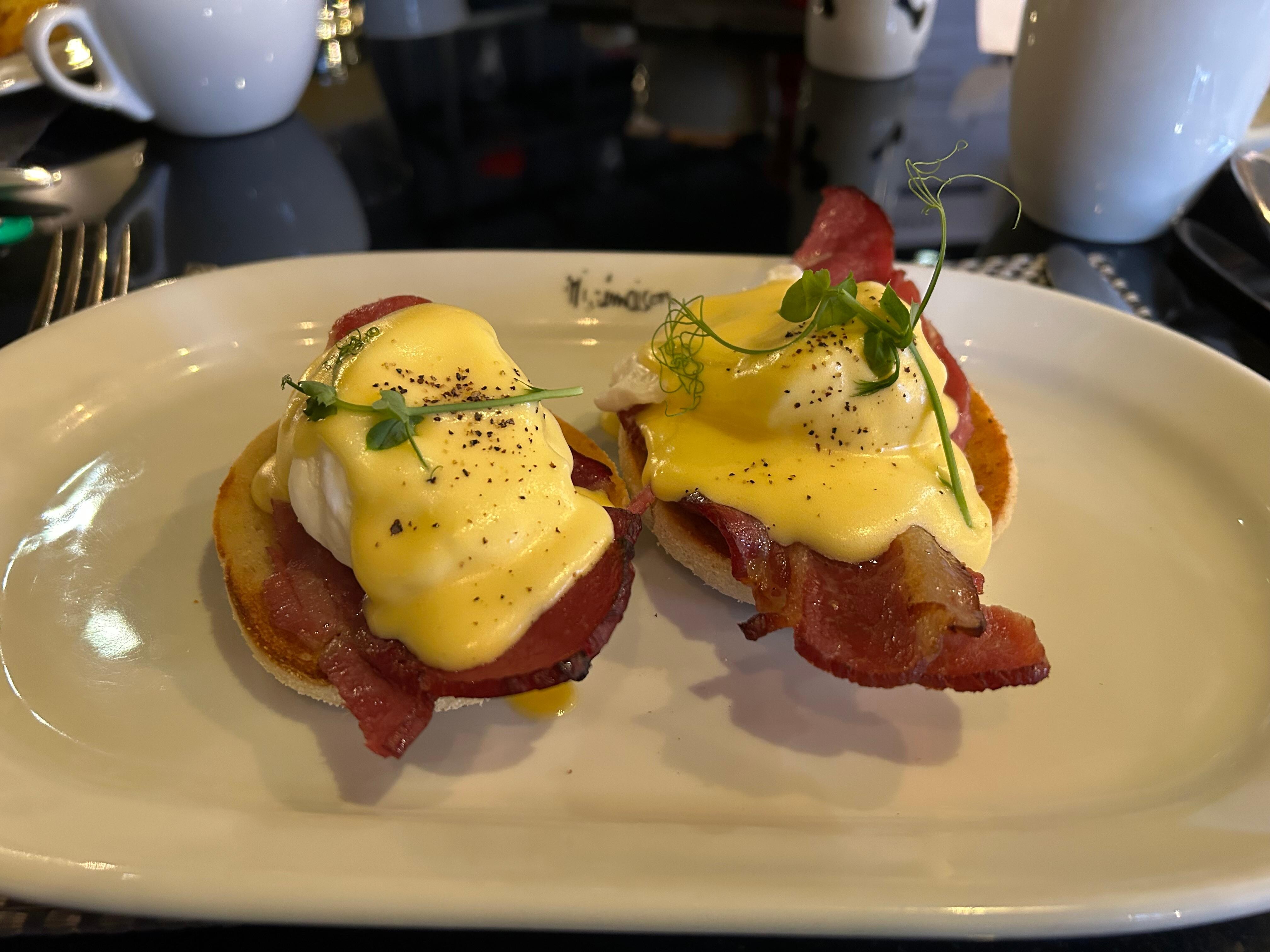 Eggs Benedict 