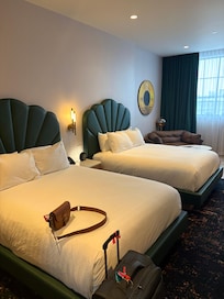 Beautiful rooms, large with high ceilings. Well decorated.