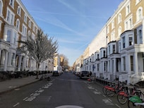 ホテルの並ぶ通り