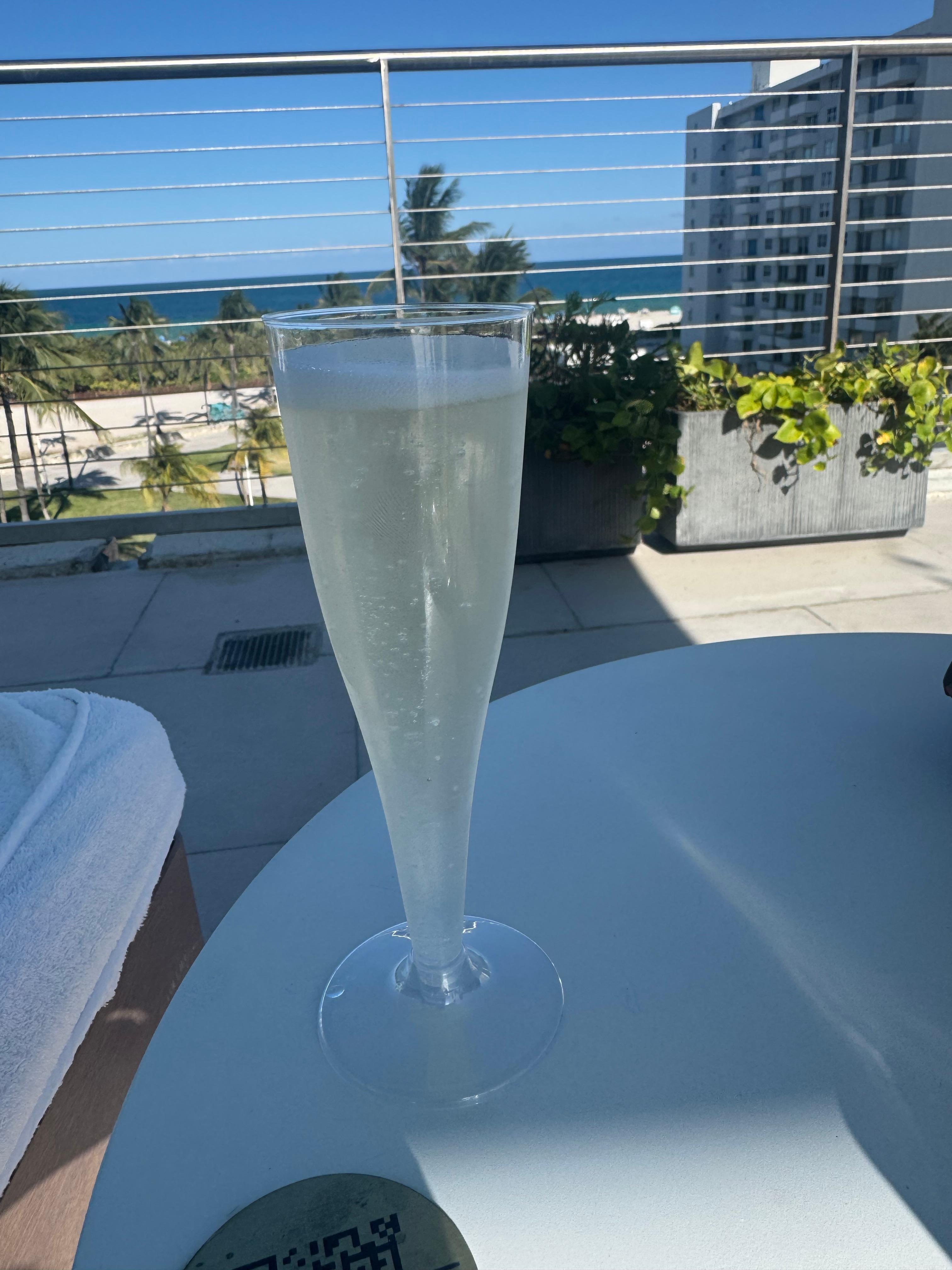 Complimentary Prosecco between 5-6pm