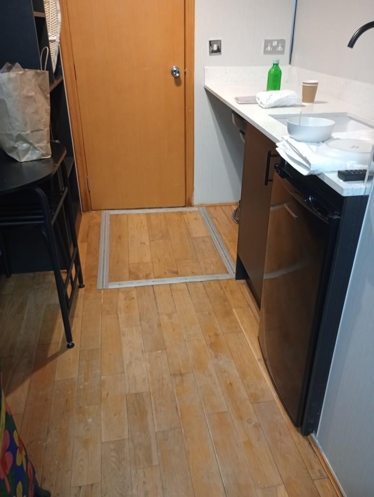 Acces panel seems to be source of terrible mold reek. Gave headache. 