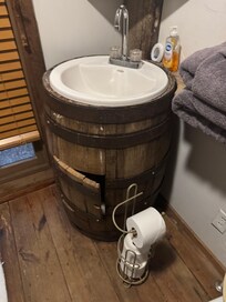 Adorable bathroom sink.