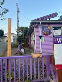Side by inn