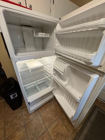 clean fridge