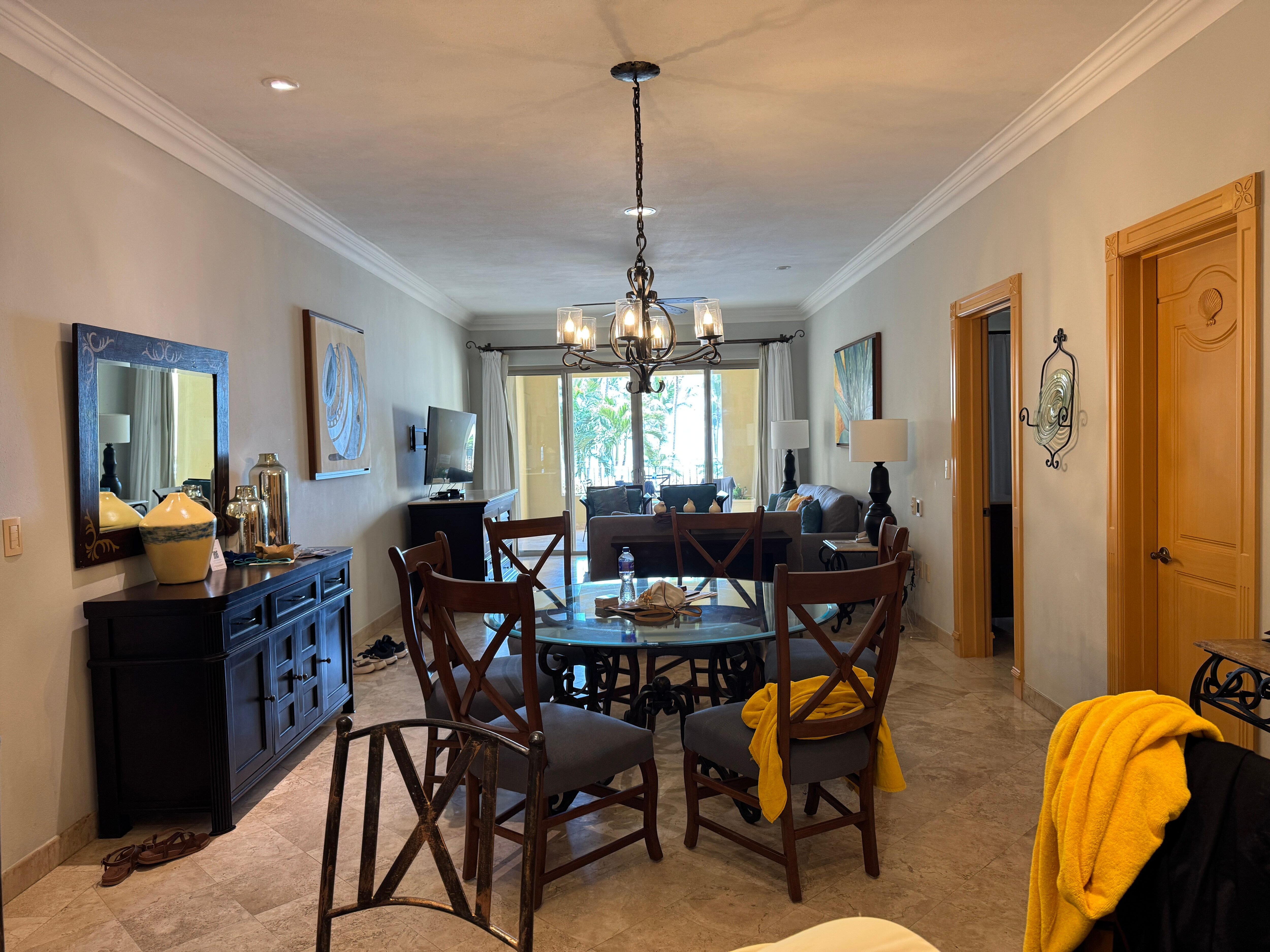 Very well appointed man condo area 