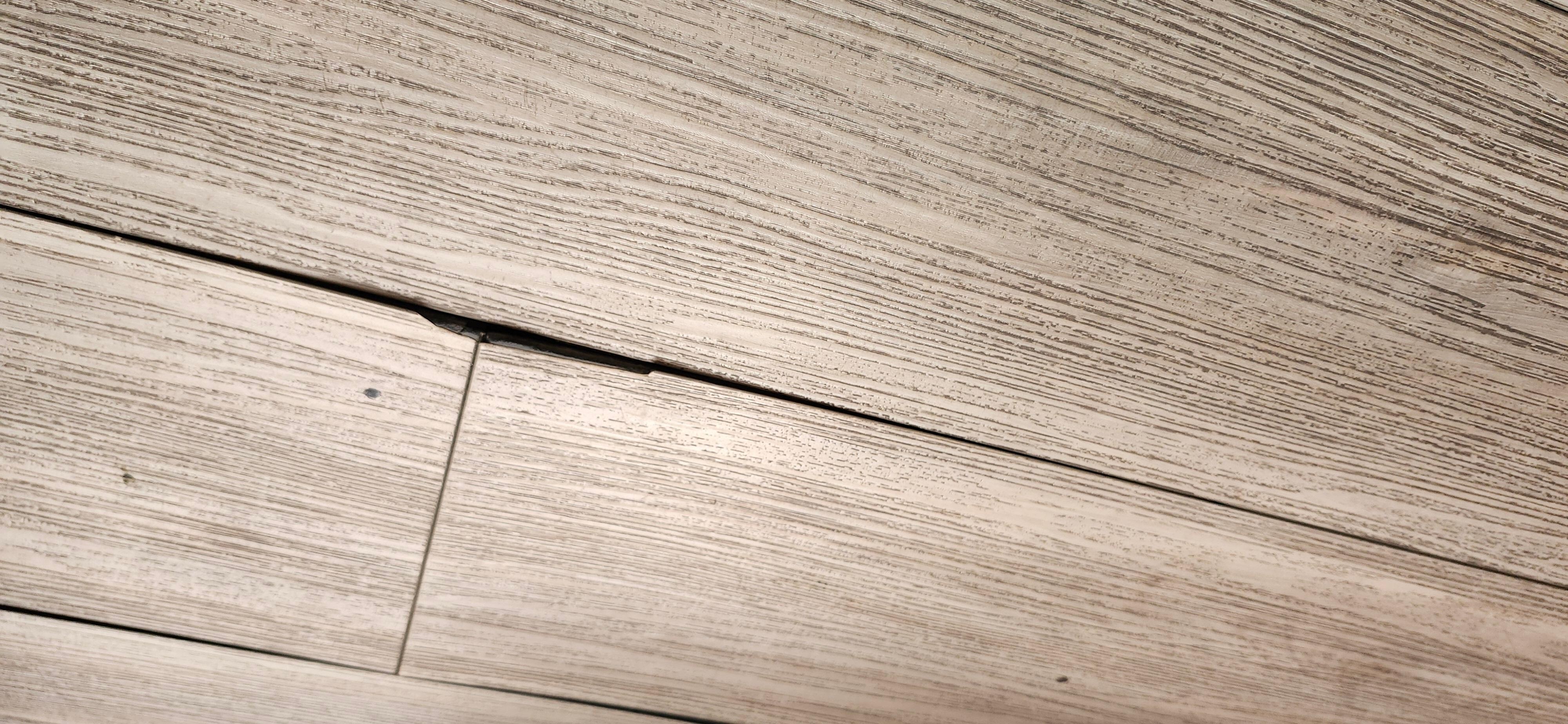 Laminated floor lifting