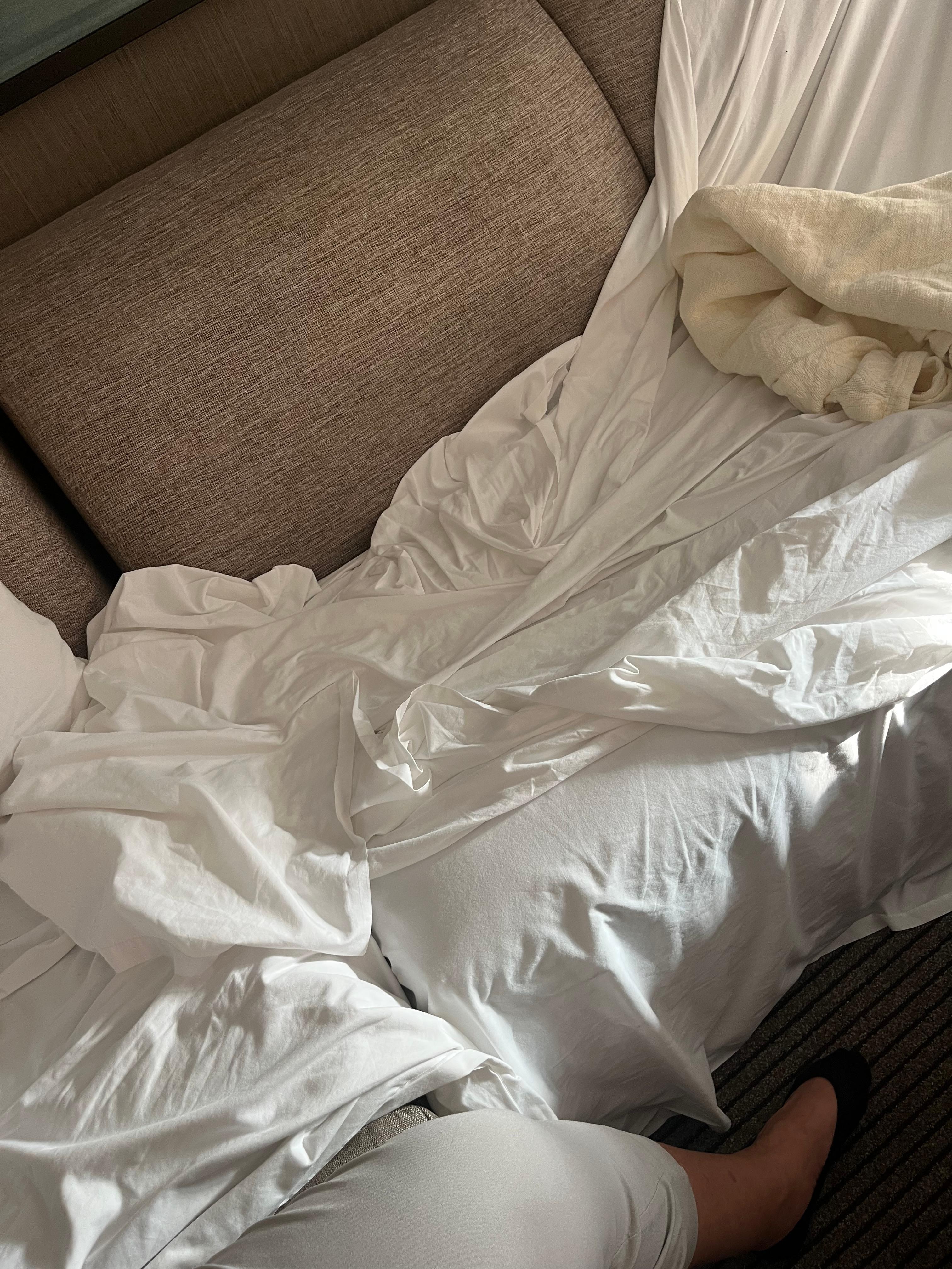 Pull out couch never opened or straightened up.ver uncomfortable for 3rd guest.