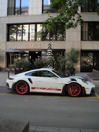 Porsche outside EmiLu Design Hotel