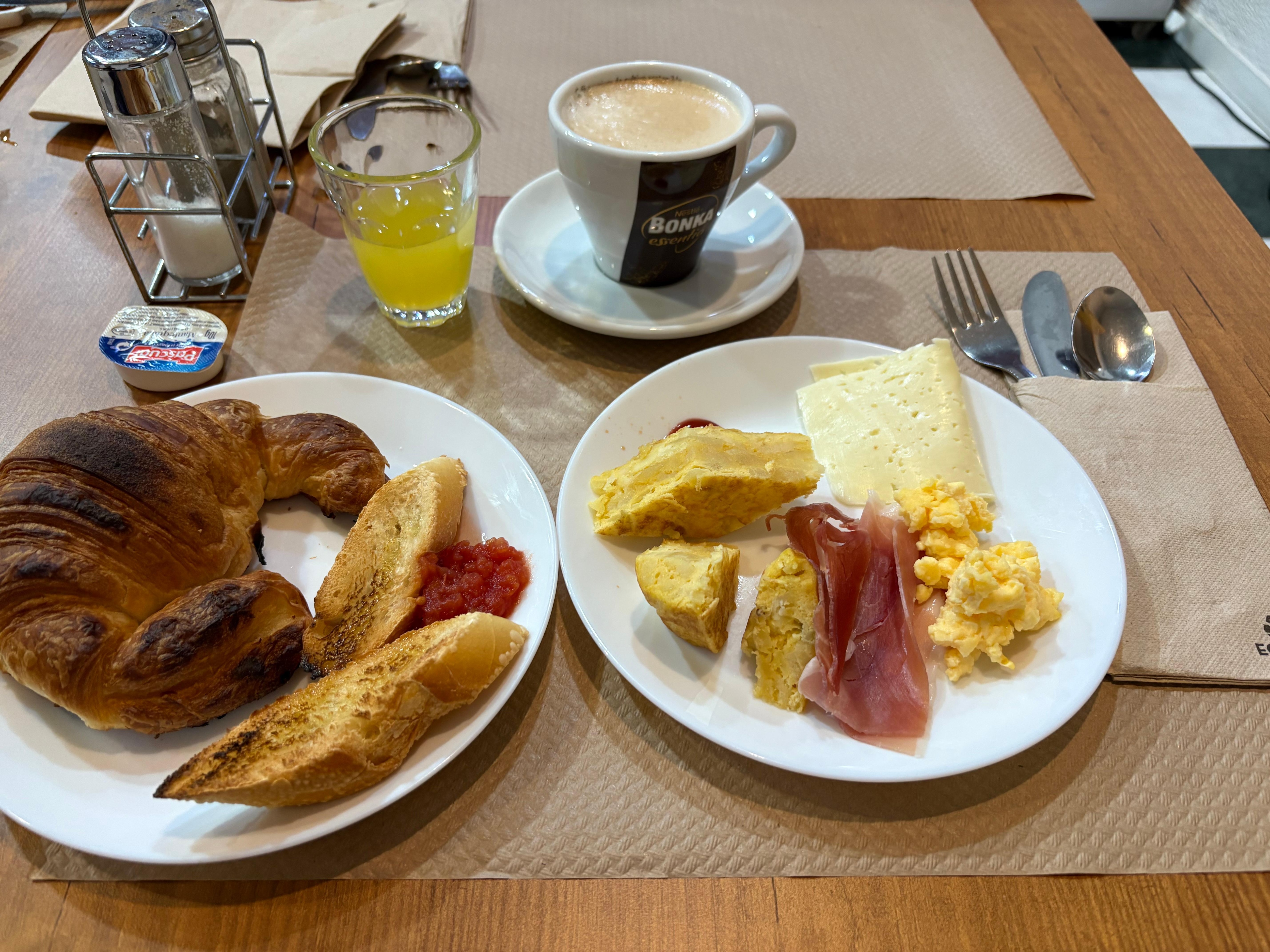 朝食もとても美味しかったです。帰国してからも、あの朝食が恋しいです。