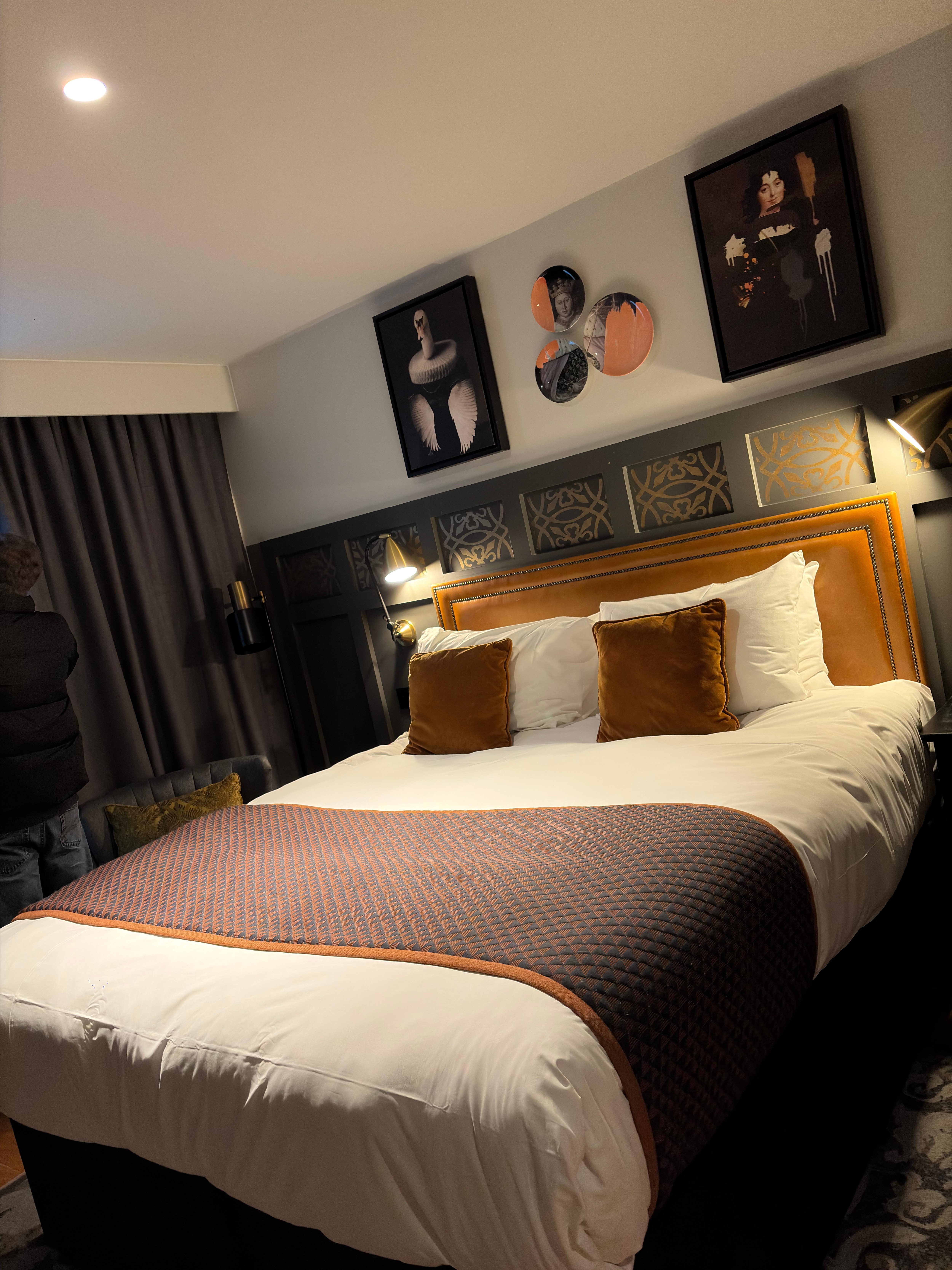 Very comfy bed and pillows. 