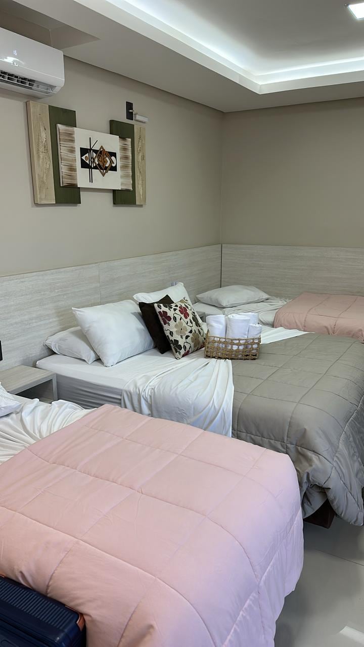 Quarto amplo e confortável 